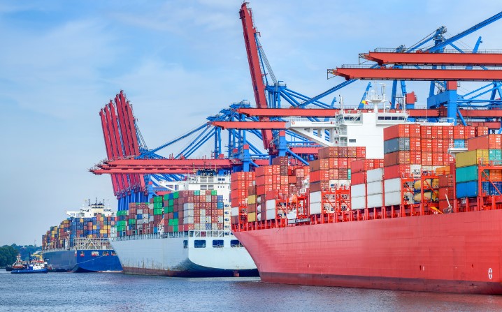 Shipping Companies in UAE - Top 10 Shipping Companies